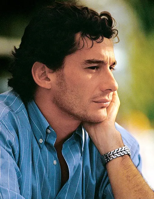 Ayrton_Senna_8_(cropped).png